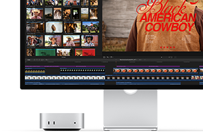 Mac mini συνδεδεμένο με Studio Display, η οθόνη εμφανίζει την οθόνη τίτλου της ταινίας «Black American Cowboy» στα δεξιά και διάφορα καρέ της ταινίας στα αριστερά