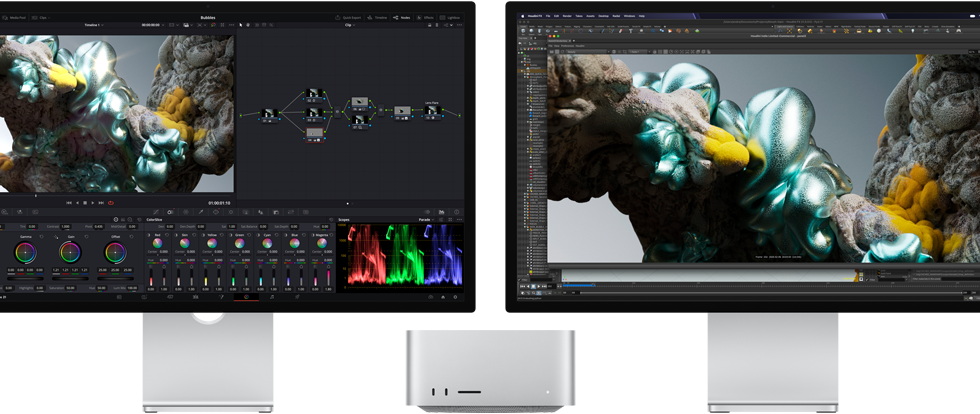 Prikaz zaslona Studio Display i Studio Display XDR, po jednog sa svake strane uređaja Mac Studio, u cilju prikaza radnog mjesta umjetnika koji koristi softver i alate za 3D modeliranje