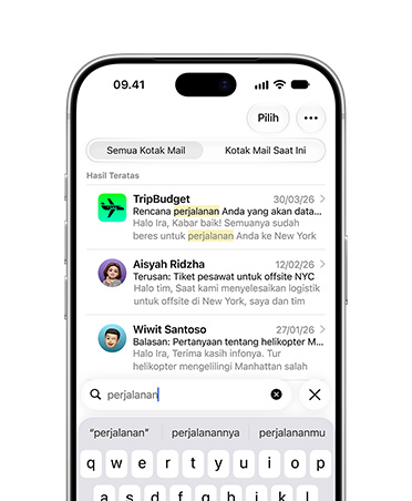 iPhone 18 Pro, Perak, layar depan menampilkan pilihan email yang diambil dari istilah pencarian perjalanan New York