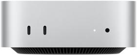 Sidabro spalvos „Mac mini“ iš priekio: du „Thunderbolt“ prievadai, būsenos indikatoriaus lemputė ir ausinių lizdas; apačioje – siaurėjantis juodas pagrindas, viršus plokščias, šonai užapvalinti, kraštai tiesūs.