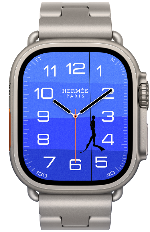 Apple Watch Hermès Ultra 4, analoge Fathom und Wonder Zifferblätter (Stunden-, Minuten- und Sekundenzeiger, Tiefe Komplikation, mit einer orangefarbenen Boje, die auf einem türkisen Meer mit einem Farbverlauf von Hell- zu Dunkelblau treibt), Titangehäuse, Farbe Natur, rechte Seitenansicht, Digital Crown, erhöhte Seitentaste, kombiniert mit Grand H Titane Armband, Farbe Gris Titane